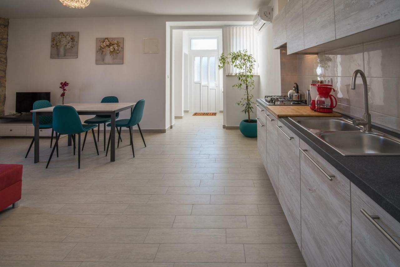 Oliva Lejlighed Vrbnik Eksteriør billede